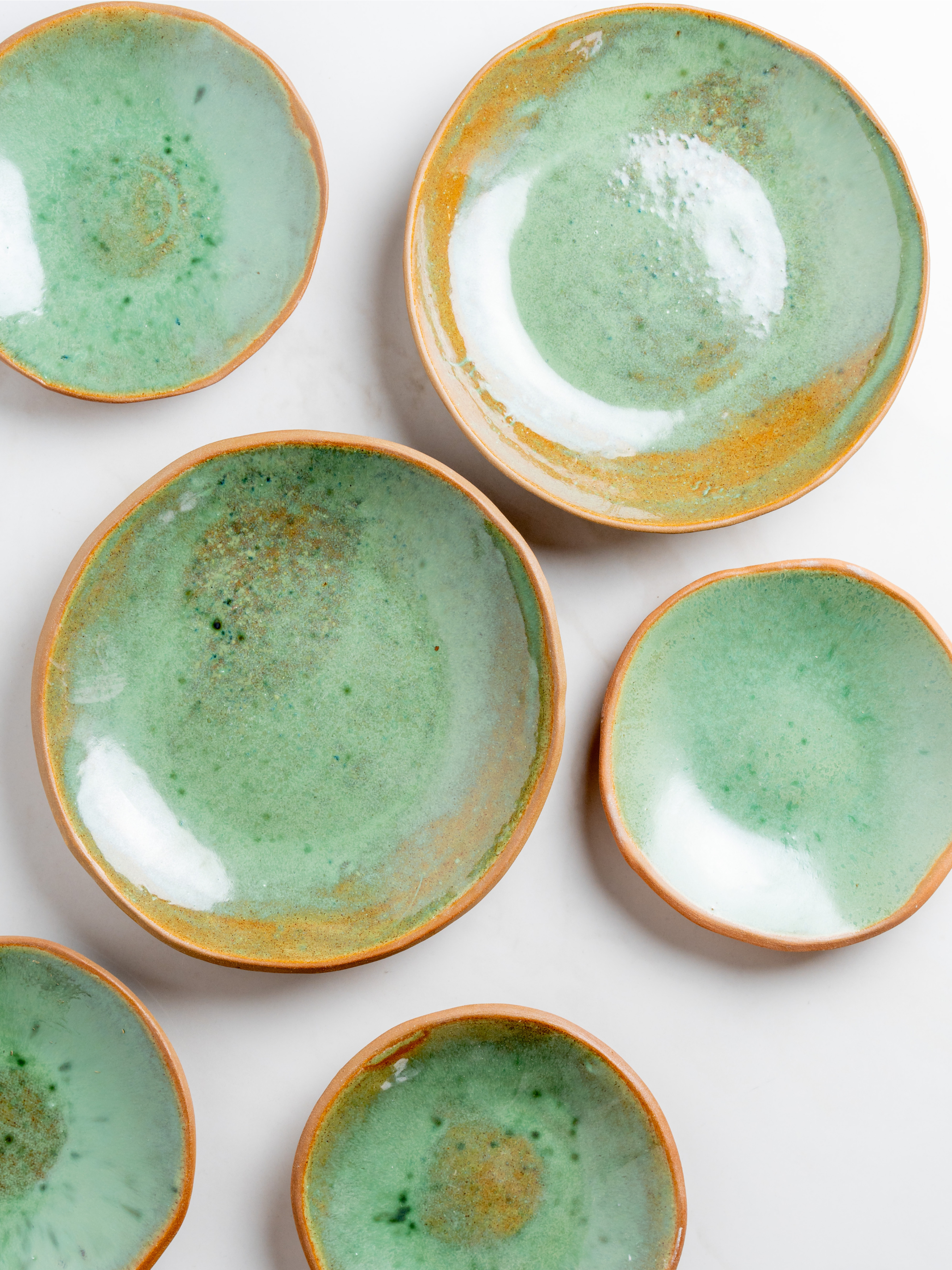 צלחות חימר חסוף