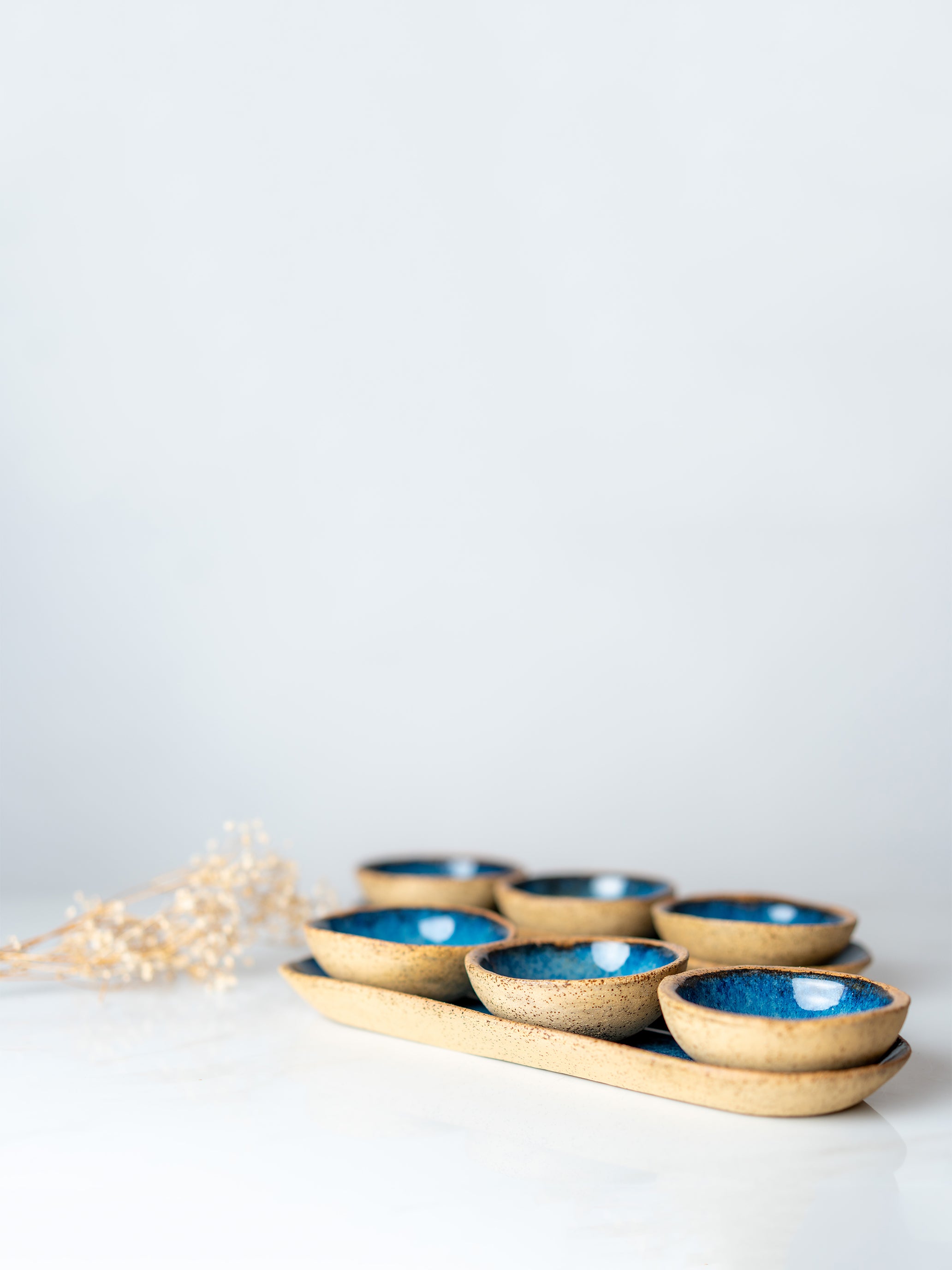 מגש עם קעריות