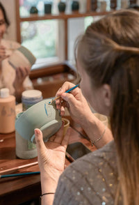 סדנת צביעה על כלי קרמיקה