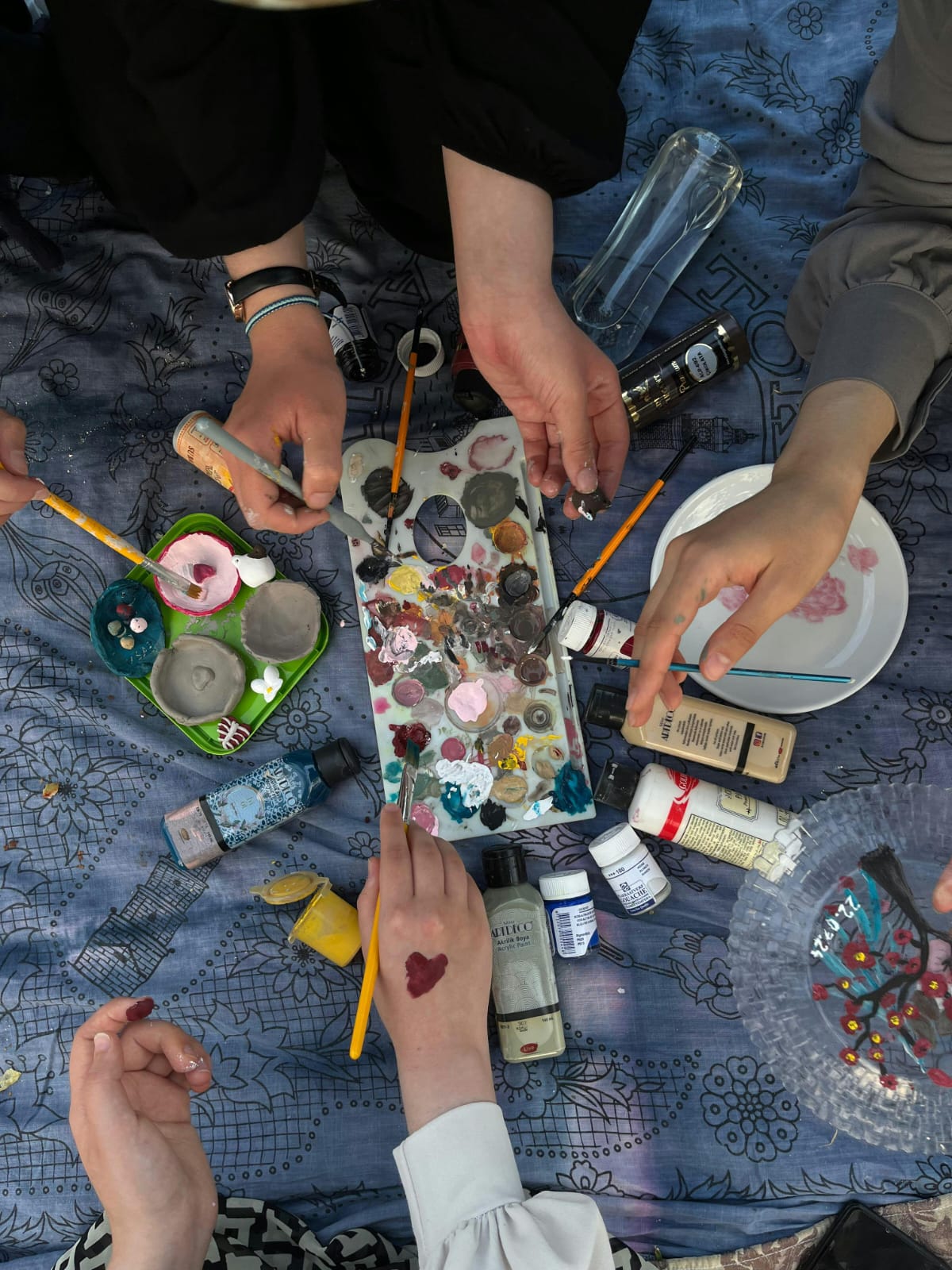 סדנת צביעה על כלי קרמיקה