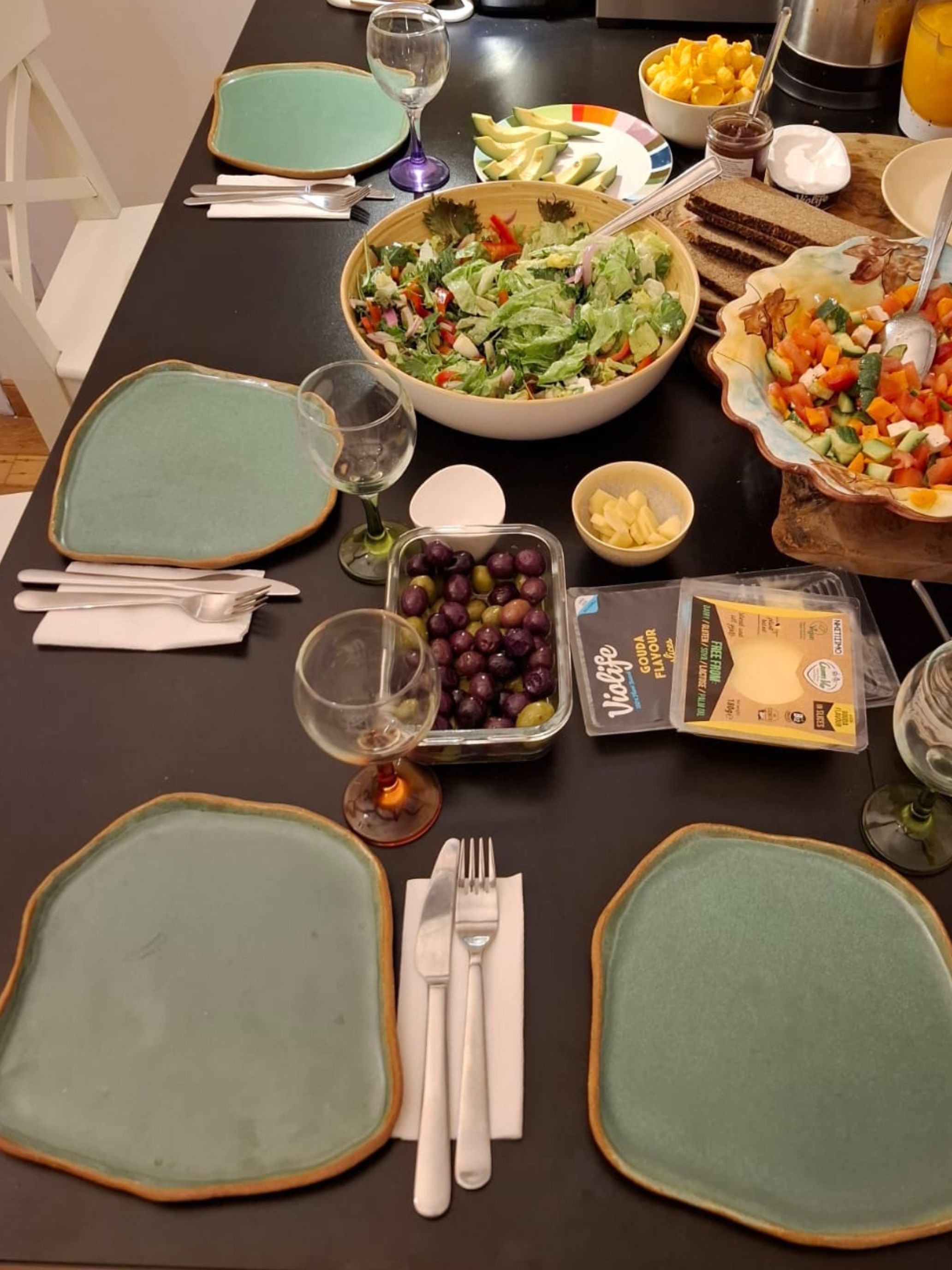 צלחת אמורפית גדולה